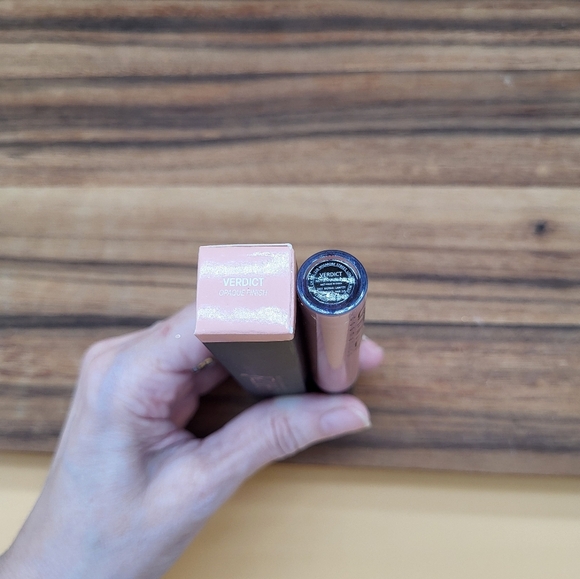 Laritzy Opaque Finish Lip Gloss: Verdict (Nude With Pink Undertones) NIB - Picture 3 of 3